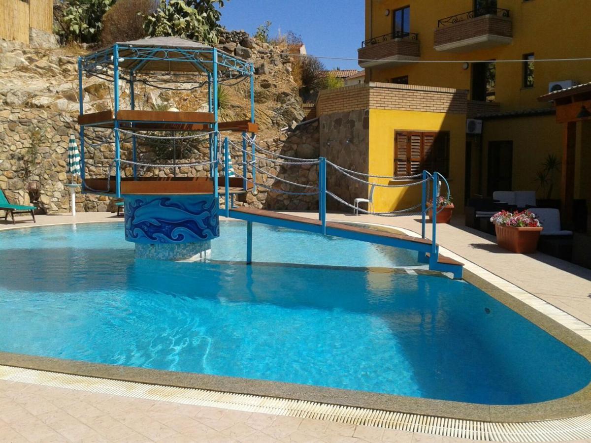 Hotel Le Palme SantʼAnna Arresi Kültér fotó
